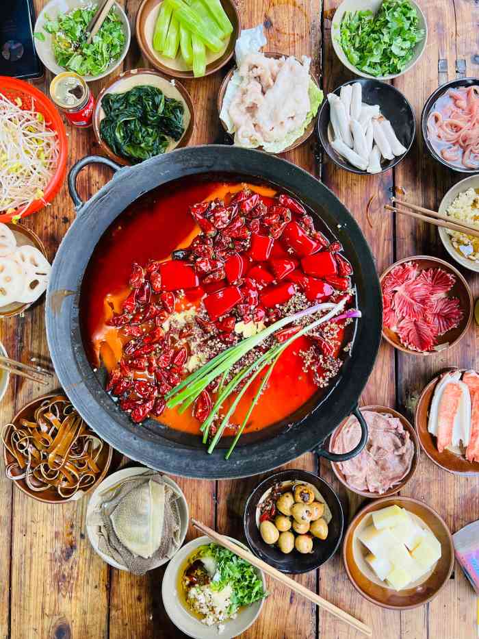 重庆铁锅儿老火锅(双桥子总店)-"[圆图钉]地理位置:成华区双桥路地铁