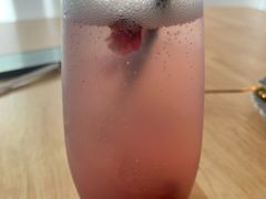 玫瑰荔枝气泡饮-筑艺咖啡