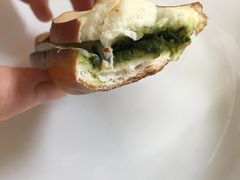 青酱红波芝士碱水-慢熟面包店bud bread(孩儿巷店)
