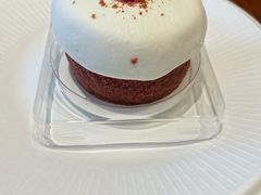 覆盆子红丝绒蛋糕-COSTA COFFEE(上海五玠坊店)
