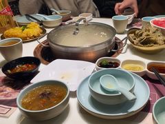 -洪氏嗨捞·猪肚鸡火锅(阳光天地店)