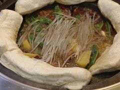 -哈尔滨烧烤·山河村铁锅炖(交大店)