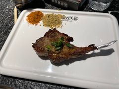 苏尼特金质烤羊排-三个蒙古大叔羊肉串(大宁店)