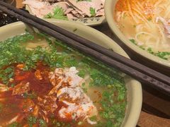 -亮亮面馆(经六路店)