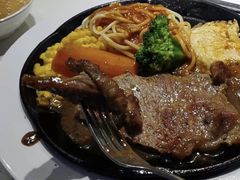 -汤姆家的牛排意面披萨(新城市广场店)