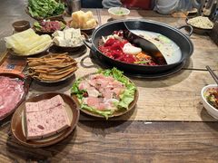 -辣莊重庆老火锅(威海高铁站韩乐坊店)