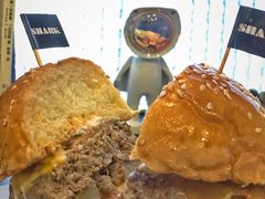 夏威夷牛肉汉堡-shark burger·鲨鱼汉堡(交子大道店)