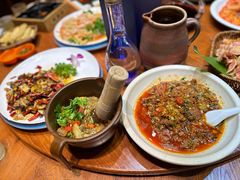 -老滇山寨•云南特色菜•地方菜•民族风情歌舞表演(金碧店)