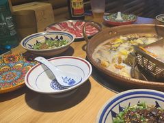 -洱火云南酸菜牛肉火锅(石景山当代商城店)