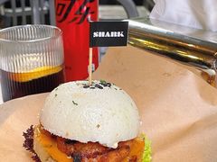 青咖喱菠萝烤鸡腿堡-shark burger·鲨鱼汉堡(交子大道店)