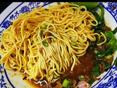 -渝之汇牛肉豌杂面