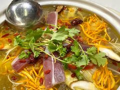 -云南印象昭通天麻火腿鸡(新疆石油花园二期店)