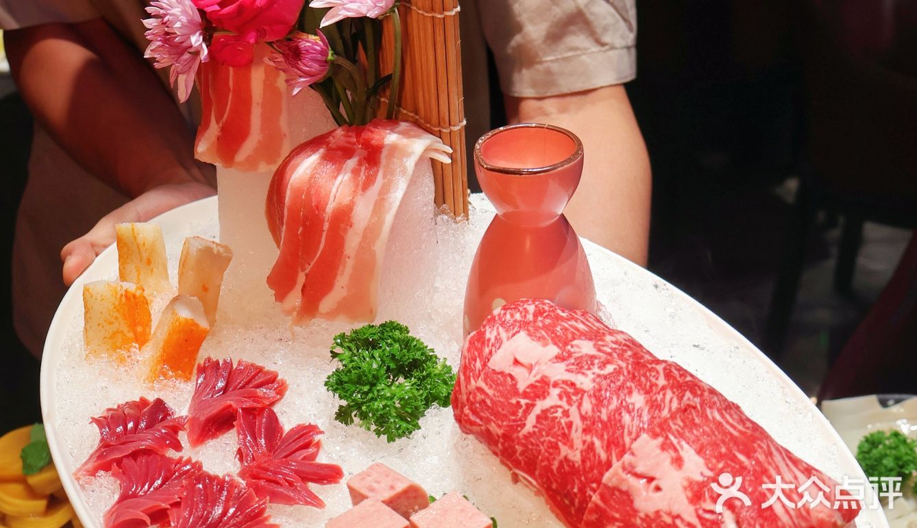 海口贵场火锅开业一周年啦！！人巨多😭