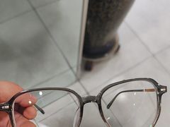 -豪门视光·星趣控·蔡司依视路眼镜代理商(中央大街店)