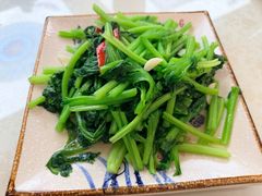 -壹阁胡羊焖饼(特色小吃街店)