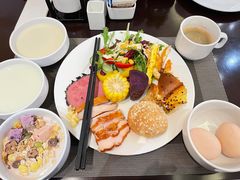 -天津京基皇冠假日酒店