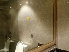 -优逸酒店(柳州窑埠古镇万象城店)