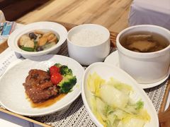 -臻儿屿月子会所(茶山店)