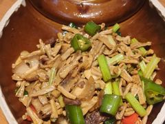 -喜鹊音乐酒馆(西街店)
