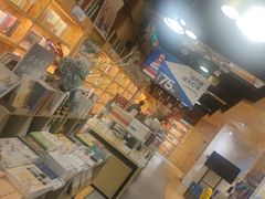 -新华里咖啡书吧(新华书店小寨店)