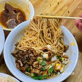 不是村里人带路根本找不到这家牛骨粉店‼️