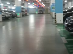 -静安大融城·停车场