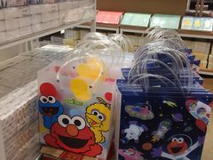 -名创优品(海珠乐峰广场店)