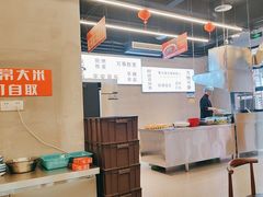 -洪霞餐馆·川菜·鲜货现炒(两江春城店)