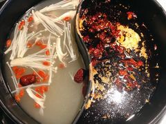鸳鸯锅-钢管厂五区小郡肝串串香(南山店)