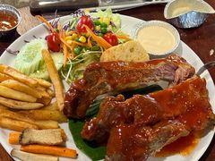 -Chom Cafe and Restaurant