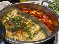 -德林酸菜鱼火锅(南丹店)