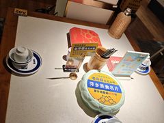 餐具摆设-老萍巷莲花血鸭·萍乡地标江西菜(步行街店)
