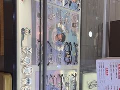 -光明眼镜·蔡司授权(徐泾店)