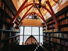 -钟书阁(松江泰晤士小镇店)