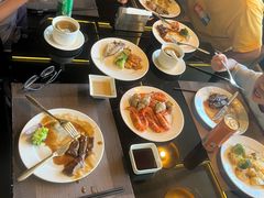 -大中华希尔顿酒店-念自助餐·嗨啤·小龙虾