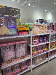 -嗨本可潮玩仓(大兴大悦春风里店)