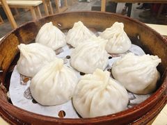 -莱莱小笼·乔艾