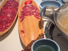 -左庭右院鲜牛肉火锅(金山万达店)