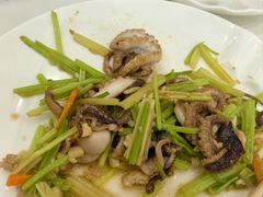 -鑫渔港海鲜本地菜·山海关浑锅(东戴河店)