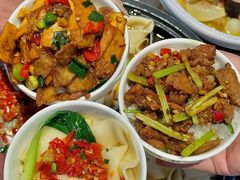 -阿瓦山寨·湘菜现炒·剁椒鱼头王(咸阳总店)