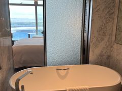 -深圳国际会展中心希尔顿酒店(前海华发冰雪世界店)
