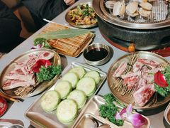 -围炉肉舍丹东海鲜烤肉·烤活鳗(步行街店)