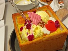 面包诱惑-小菜园新徽菜(上海浦东复地活力城店)