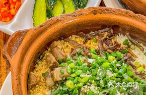 Snowflake Beef and Quail Kidney Clay Pot Rice