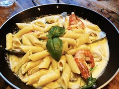 -SISTERS BAR RESTAURANT川意酒馆(嘉善老市H楼店)