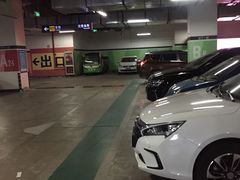 -奉贤苏宁生活广场-停车场