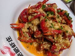 -肥肥虾庄·金牌油焖大虾(首义路店)