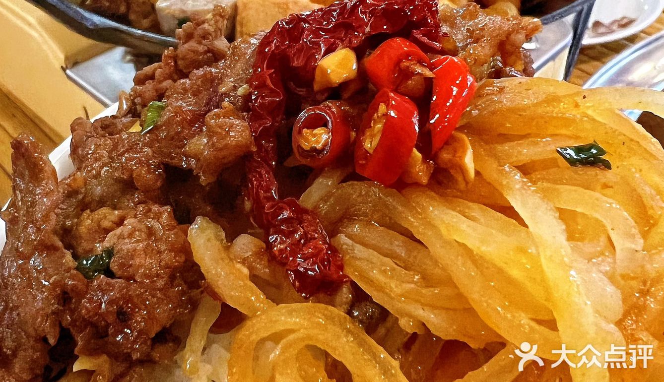 在桂林，最近好像很流行吃牛肉火锅呀～