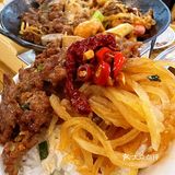 在桂林，最近好像很流行吃牛肉火锅呀～