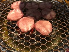 雪花80％厚切牛舌-老炉家木炭烤肉(长江国际店)